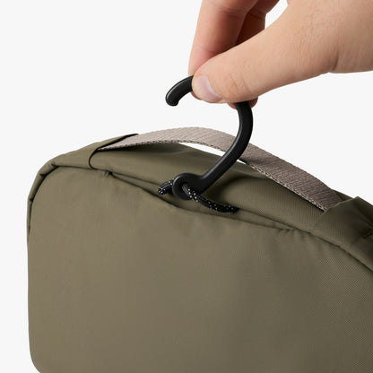 Hanging Toiletry Kit - US 5659